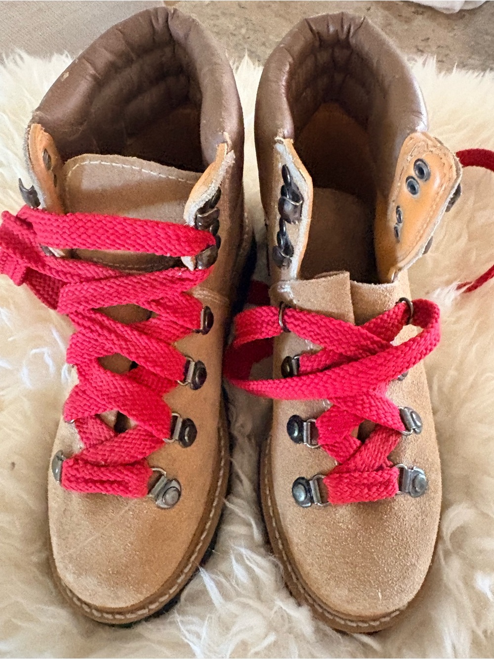 Vintage Women’s leather hiking boots